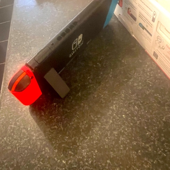 Nintendo switch - Picture 5 of 7